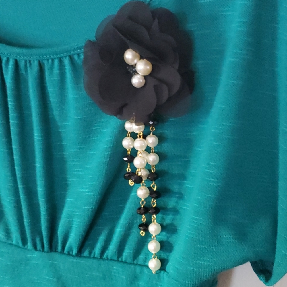 Beautiful blouse - Picture 2 of 4